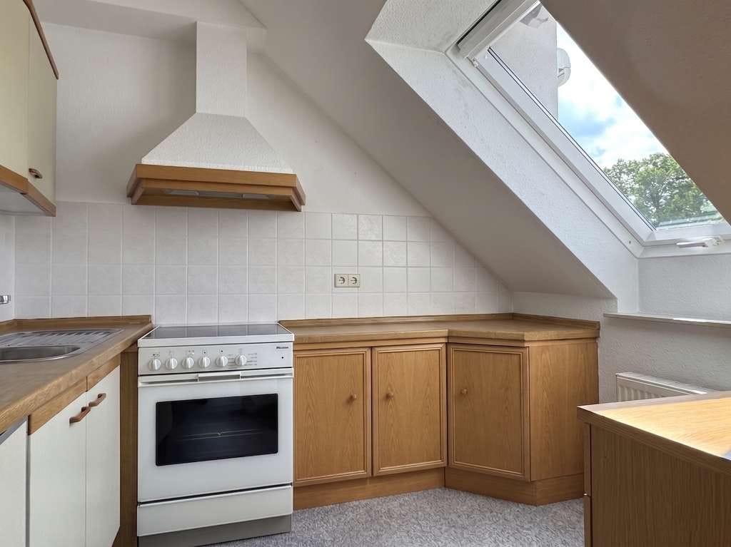Immobilie in Illertissen - Ideal für die beste Phase des Lebens oder als Anlage: 
2-Zimmer-Wohnung mit Balkon, Aufzug & Carpor - Bild 2