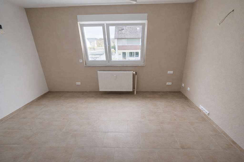 Immobilie in Schöneck - ***Neu renovierte 3-Zimmer-Wohnung mit Balkon und neue EBK*** - Bild 2