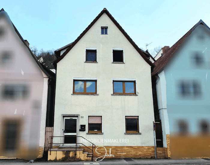 Immobilie in Gemünden am Main - Charmantes Einfamilienhaus in zentraler Lage mit Potenzial - Bild 0