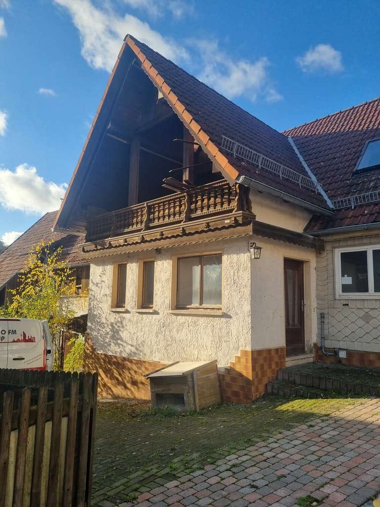 Immobilie in Kaltennordheim - Sanierungsbedürftiges Wohnhaus mit Anbau sowie Scheune - Bild 1
