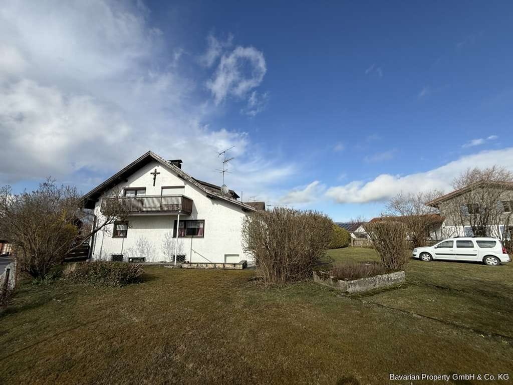 Immobilie in Mitterfels - Einzigartige Lage in Mitterfels - Einfamilienhaus mit über 2500 m² Grundstück - Bild 0