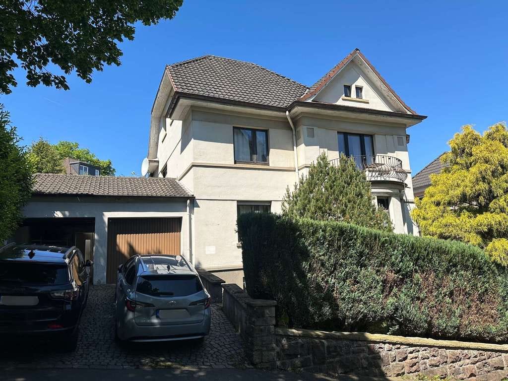 Immobilie in Ennepetal - Großzügige Eigentumswohnung auf zwei Geschossen mit Garten und Garagenstellplatz - Bild 0
