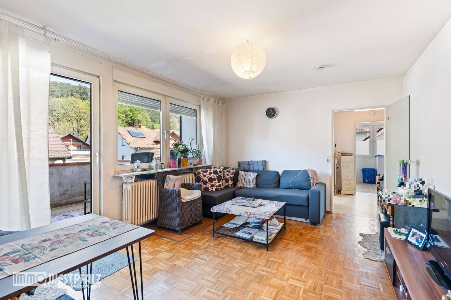 Immobilie in Dahn - Gepflegte DG-Wohnung mit Loggia und Blick ins Grüne in Dahn - Bild 2