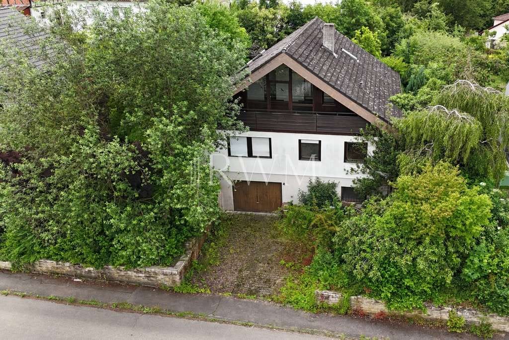 Immobilie in Weissach im Tal - Sanierungsbedürftiges Einfamilienhaus mit 741 m² Grundstück in Cottenweiler - Bild 0