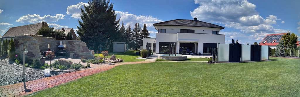Immobilie in Weißkeißel - Wuskidź - Luxus Stadtvilla mit angelegtem Traum Garten - Bild 0