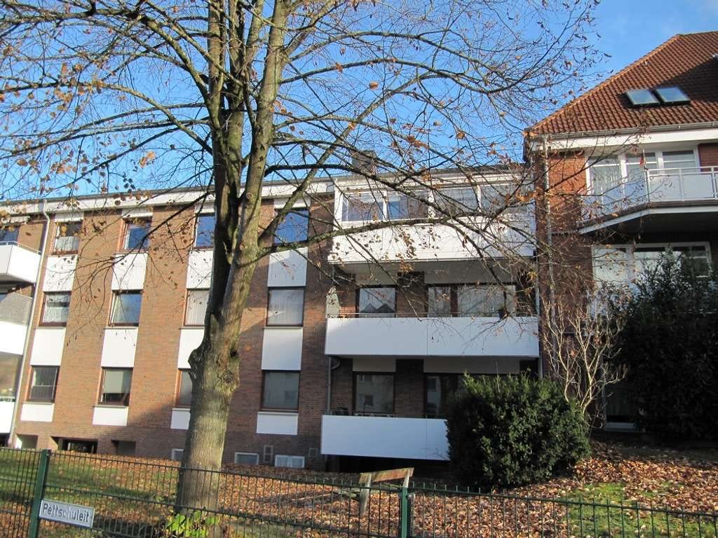 Immobilie in Bad Bramstedt - Vermietete Eigentumswohnung mit Balkon und Garage - Bild 1