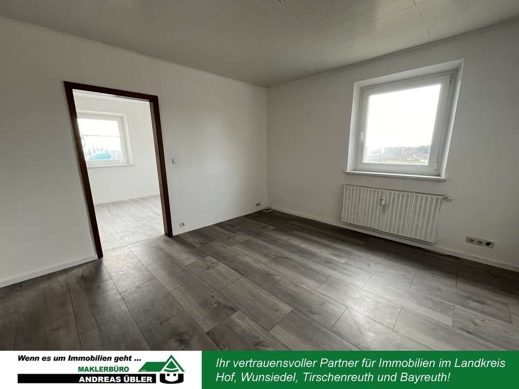 Immobilie in Selb - Chance für Kenner: 6-Parteien-Haus mit Charme und Potenzial - Bild 1