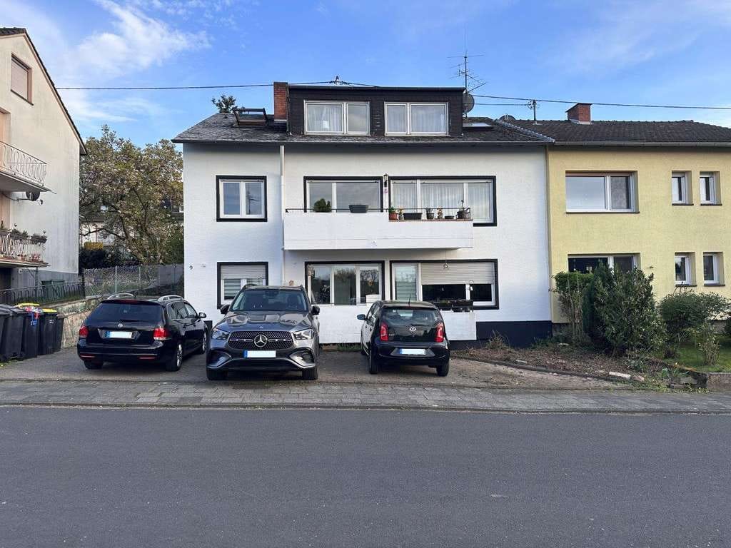 Immobilie in Weitersburg - Solides Dreifamilienhaus mit großen Wohnungen - Bild 0