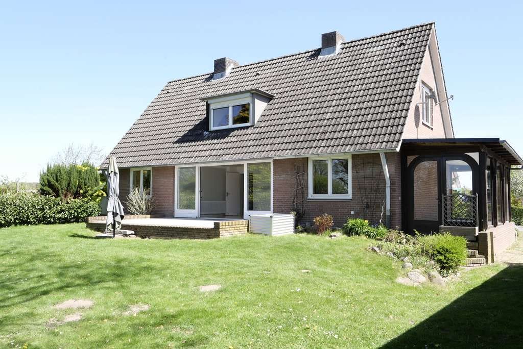 Immobilie in Kollow - Zweifamilienhaus in ruhiger Sackgassenendlage mit viel Platz auf großem Grundstück - Bild 1
