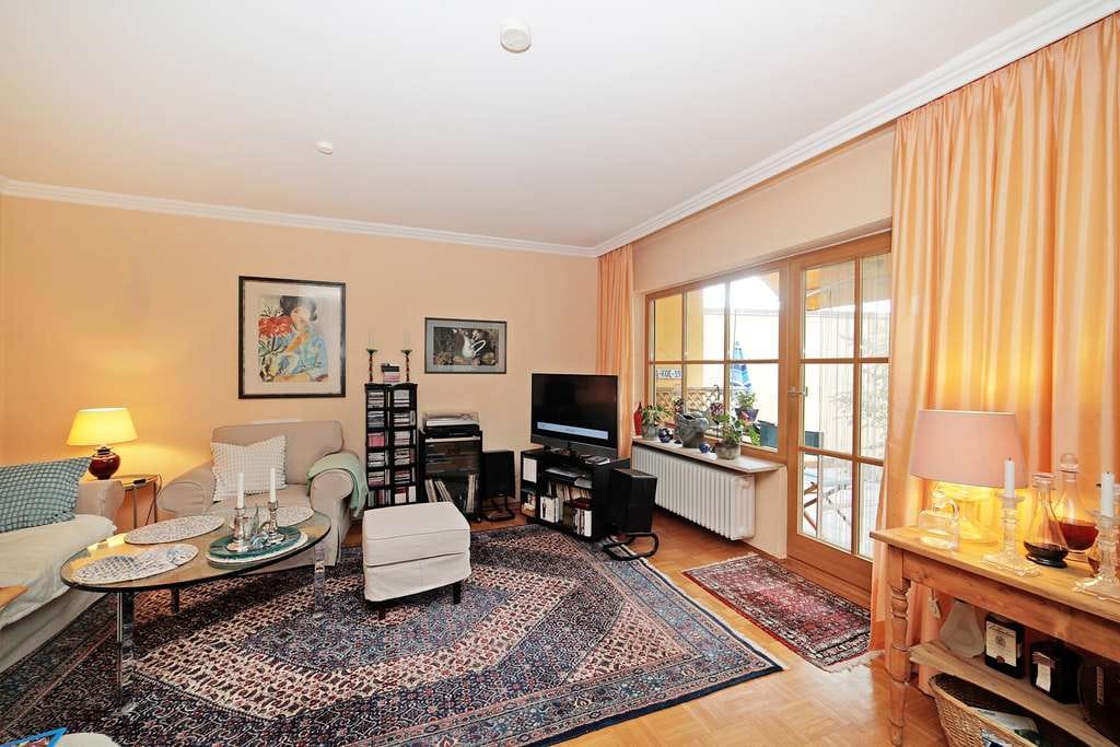 Immobilie in Brunnthal - Großzügige DHH auf 502 m² Grundstück in Brunnthal - Bild 2