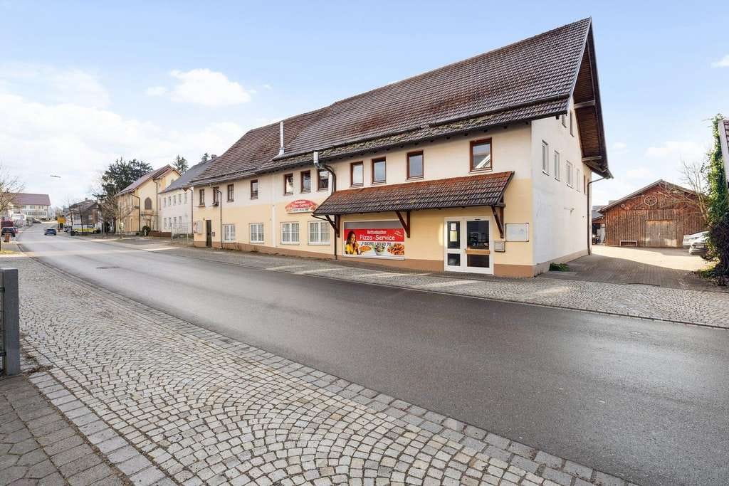 Immobilie in Markt Rettenbach - Eigennutzung und Kapitalanlage kombiniert - Mehrfamilienhaus mit weiterem Ausbaupotenzial rd. 350 m2 - Bild 0