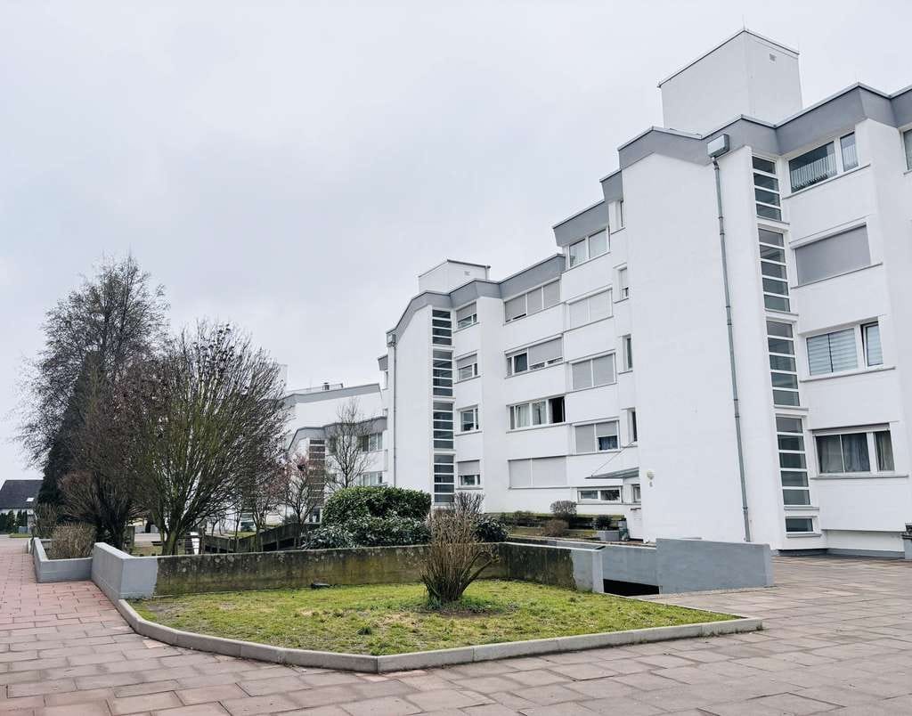 Immobilie in Bruchköbel - ***GUT VERMIETET : schön geschnittene 3-Zi-Whg im 3.OG mit großem Sonnen-Balkon *** - Bild 1