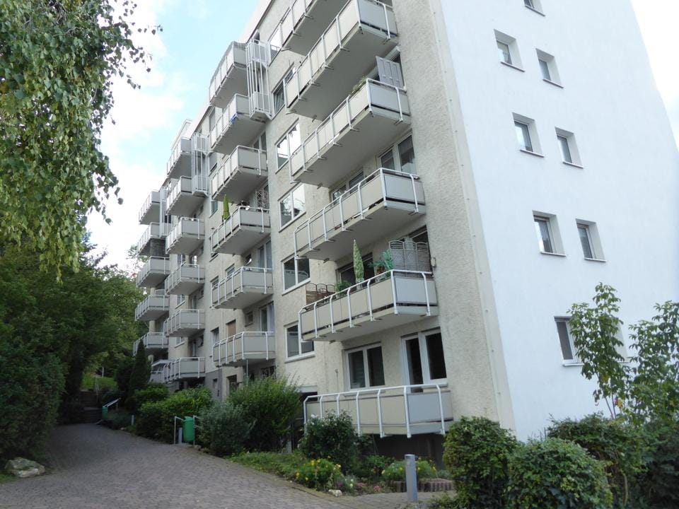 Immobilie in Nieder-Olm - Helle, renovierte Wohnung mit zwei Balkonen in Toplage auf dem Goldberg! - Bild 0