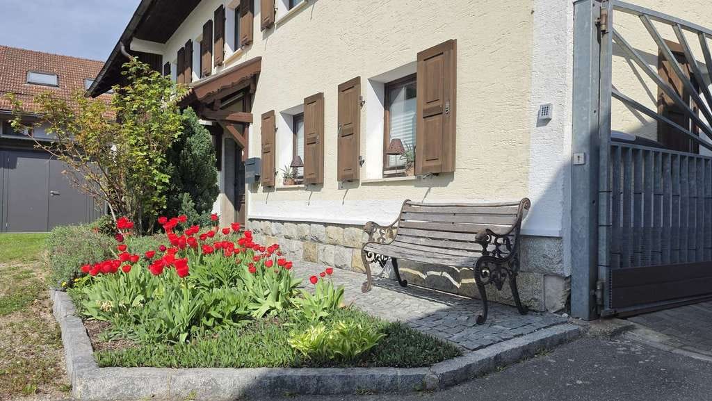 Immobilie in Saldenburg - Ehemaliges Bauernhaus - Ein Ort, gemacht für echte Pferdeliebe und echtes Familienleben - Bild 2