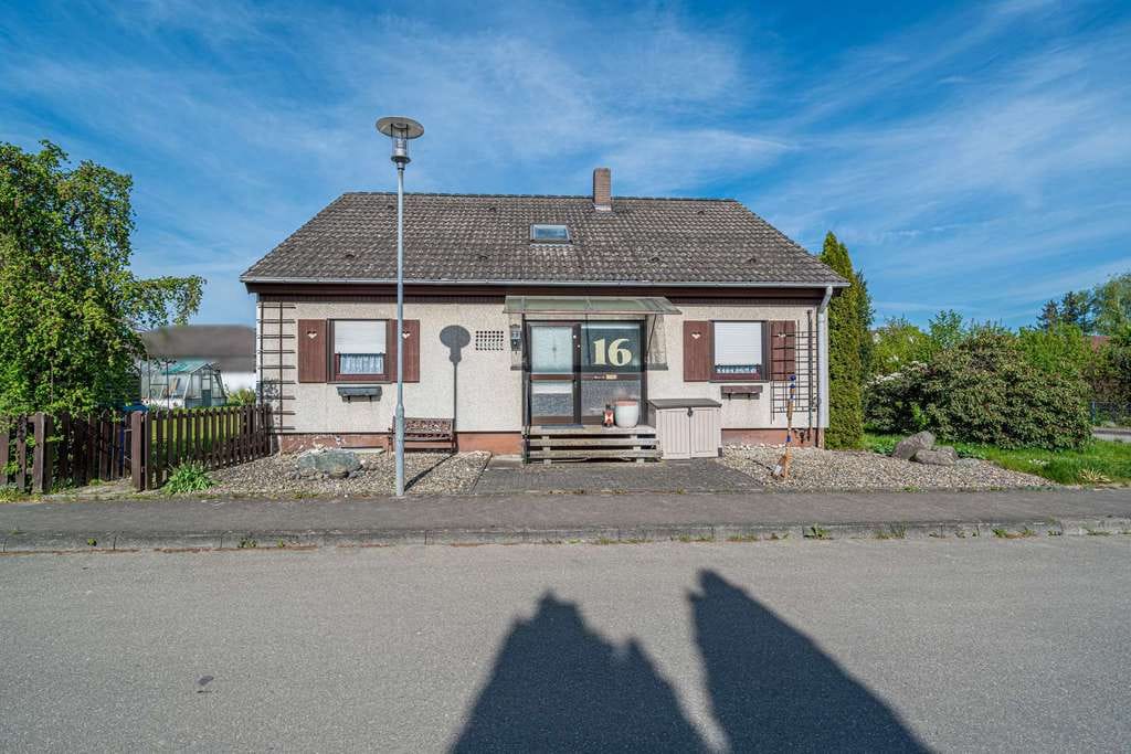 Immobilie in Achstetten - Charmant! Einfamilienhaus mit schönem Garten in ruhiger Lage - Bild 0