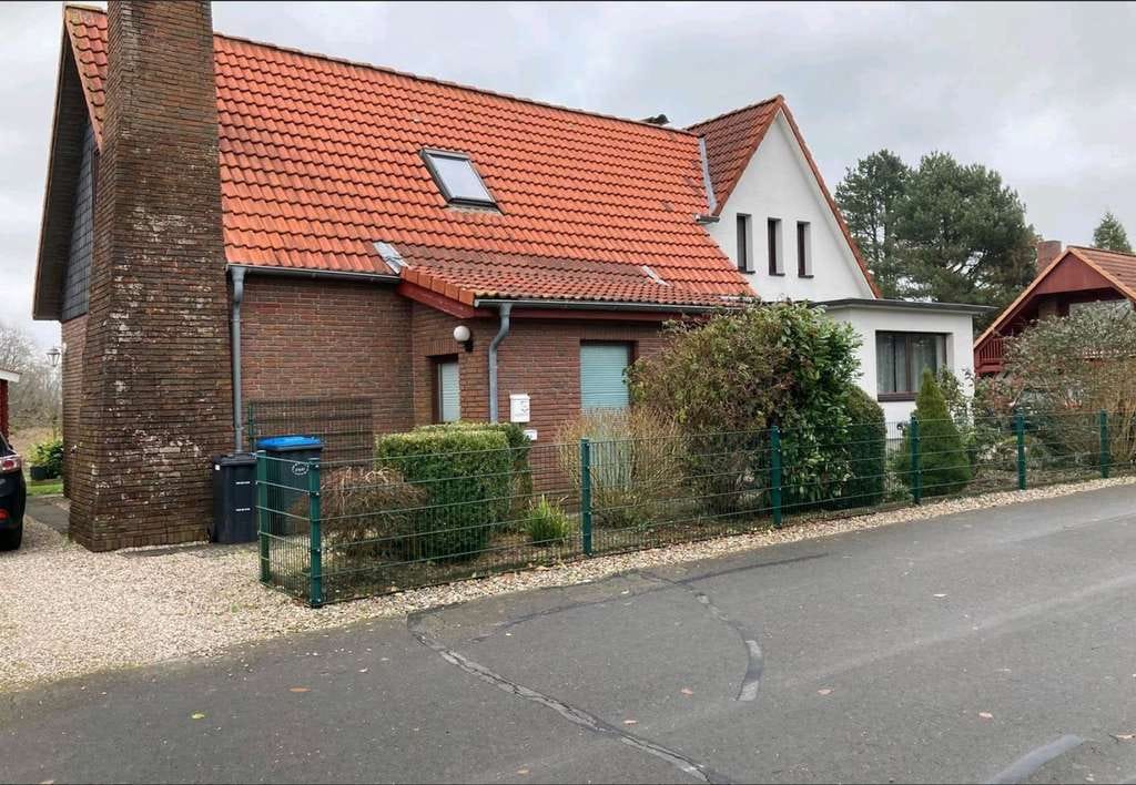 Immobilie in Damendorf - gepflegtes 2-Familienhaus mit kl. Whg und großem Grundstück - Bild 2