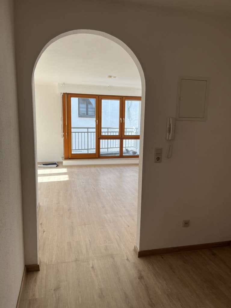 Immobilie in Gärtringen - Gärtringen: Zentrale 2,5 ZW mit Balkon und Stellplatz - Bild 4