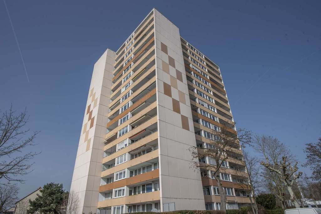 Immobilie in Maintal - Gut vermietete 2ZKB mit Stellplatz in sehr gepflegtem MFH am Feldrand. Käuferprovisionsfrei! - Bild 1