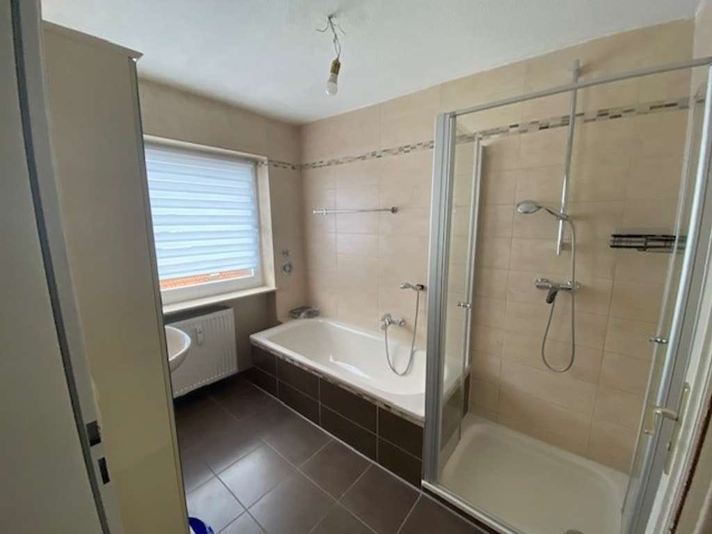 Immobilie in Regenstauf - Großzügige 4,5 Zimmer Wohnung mit Gartennutzung in Diesenbach bei Regenstauf - Bild 2