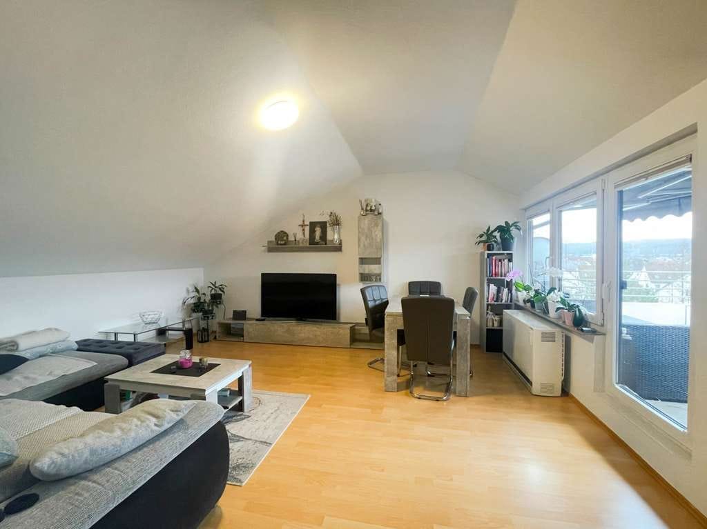 Immobilie in Riederich - Attraktive 2,5-Zimmer Wohnung mit Dachterrasse und Weitblick in Riederich - Bild 1