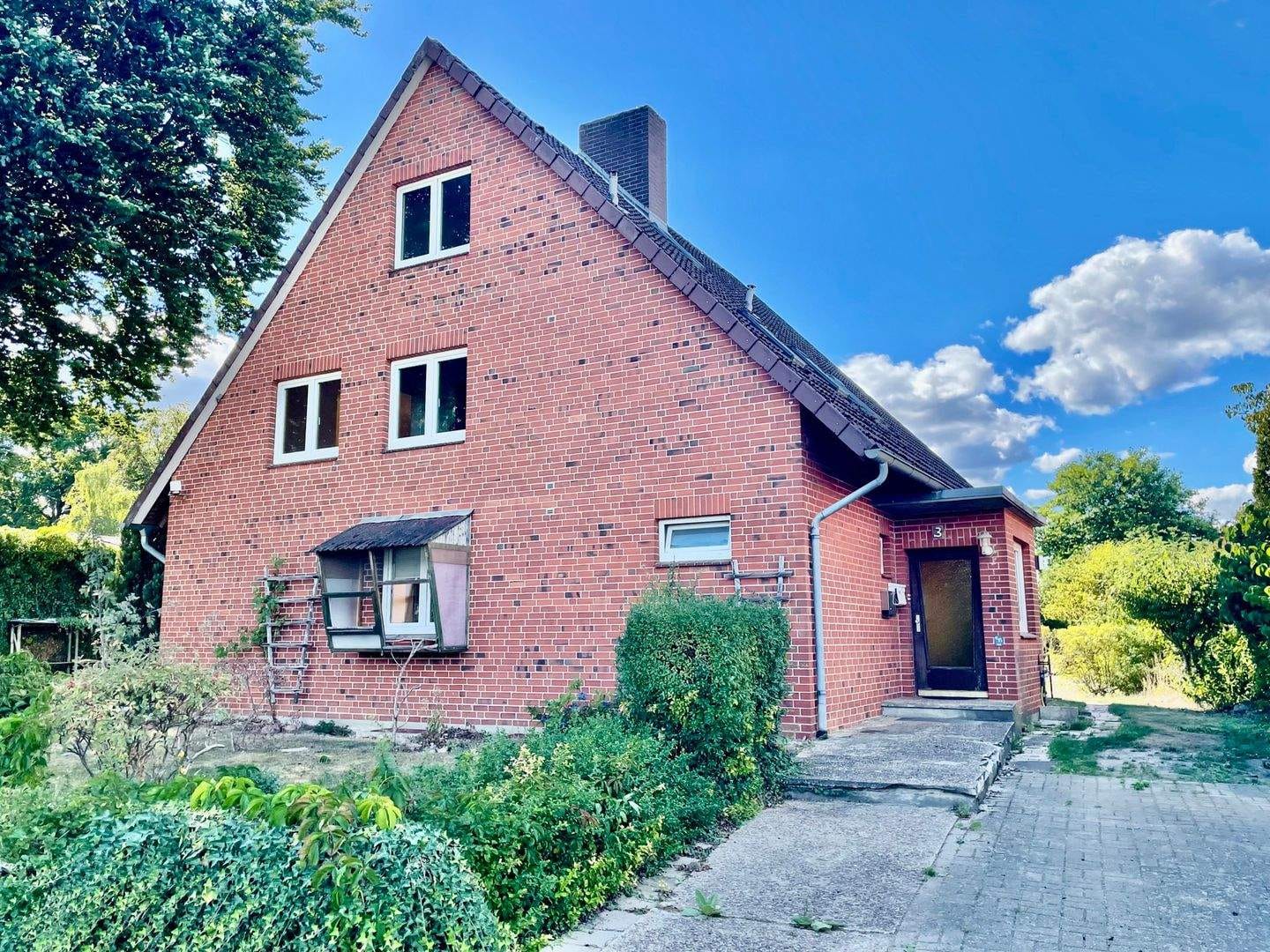 Immobilie in Wrestedt - Charmantes Zweifamilienhaus mit großem Grundstück - Bild 0