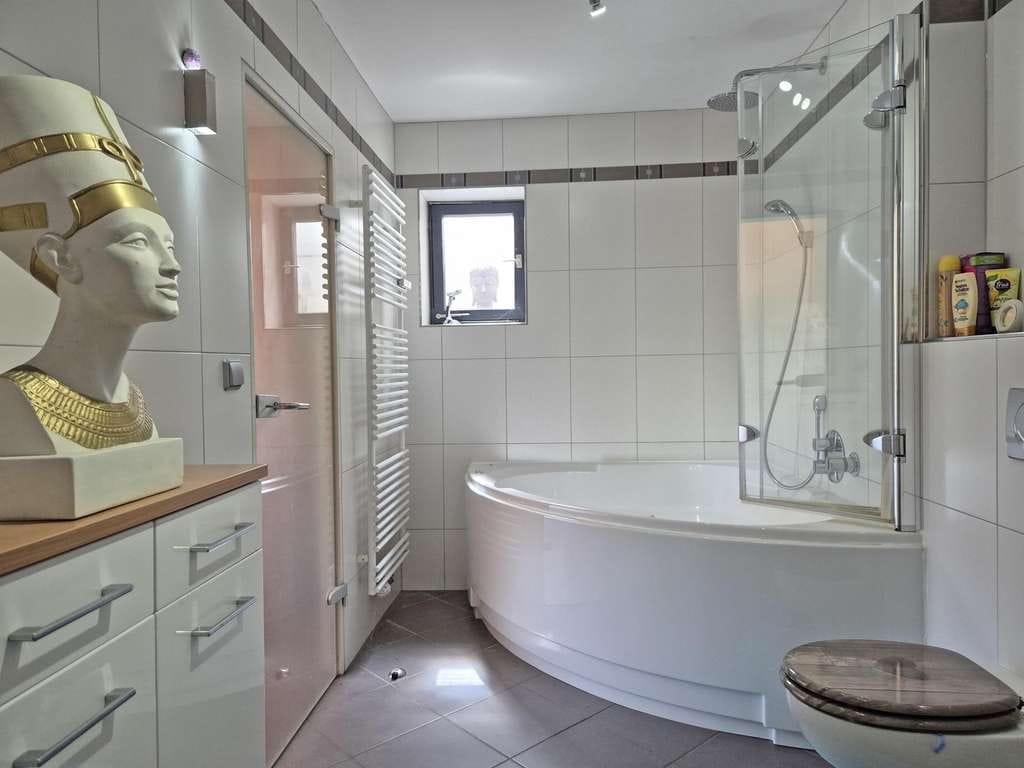 Immobilie in Oberstaufen - Sonnenbalkon, Sauna, TOP Lage, TG Stellplatz - frei - OHNE Provision - Bild 2