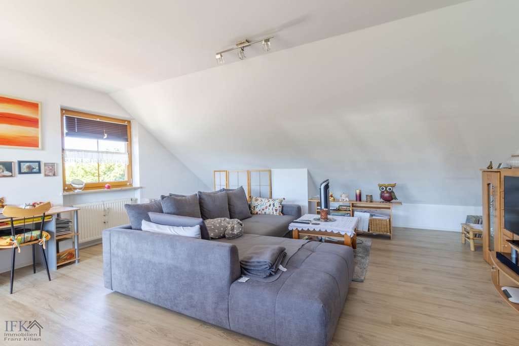Immobilie in Peiting - Sofort bezugsfreie 3-Zimmer-Dachgeschoßwohnung mit Weitblick in Peiting! - Bild 3