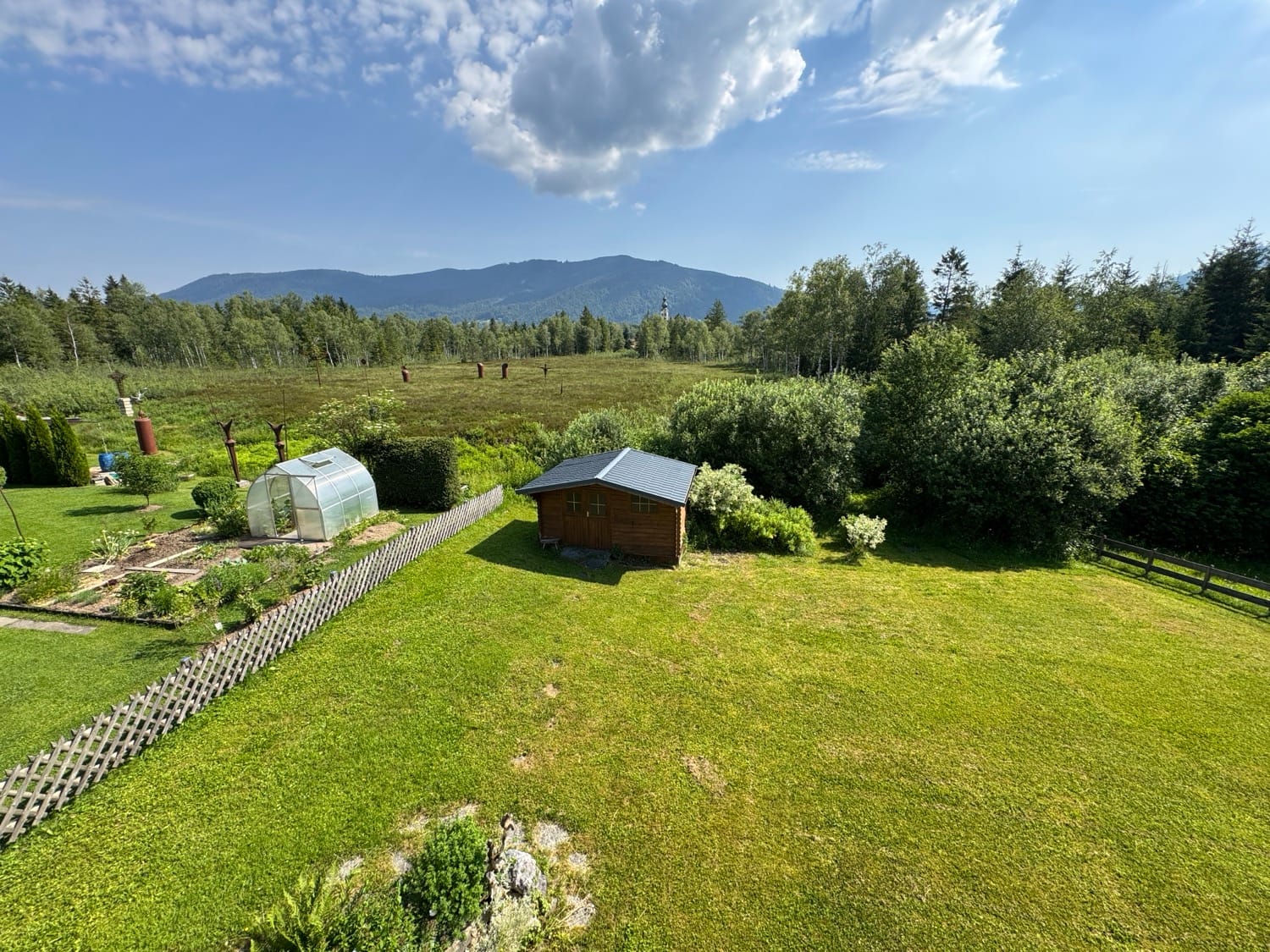 Immobilie in Inzell - Stille, helle 3-Zi.-Maisonette-ETW am Naturrand mit freiem Landschaftsblick mit Möbel und Stellplatz - Bild 0