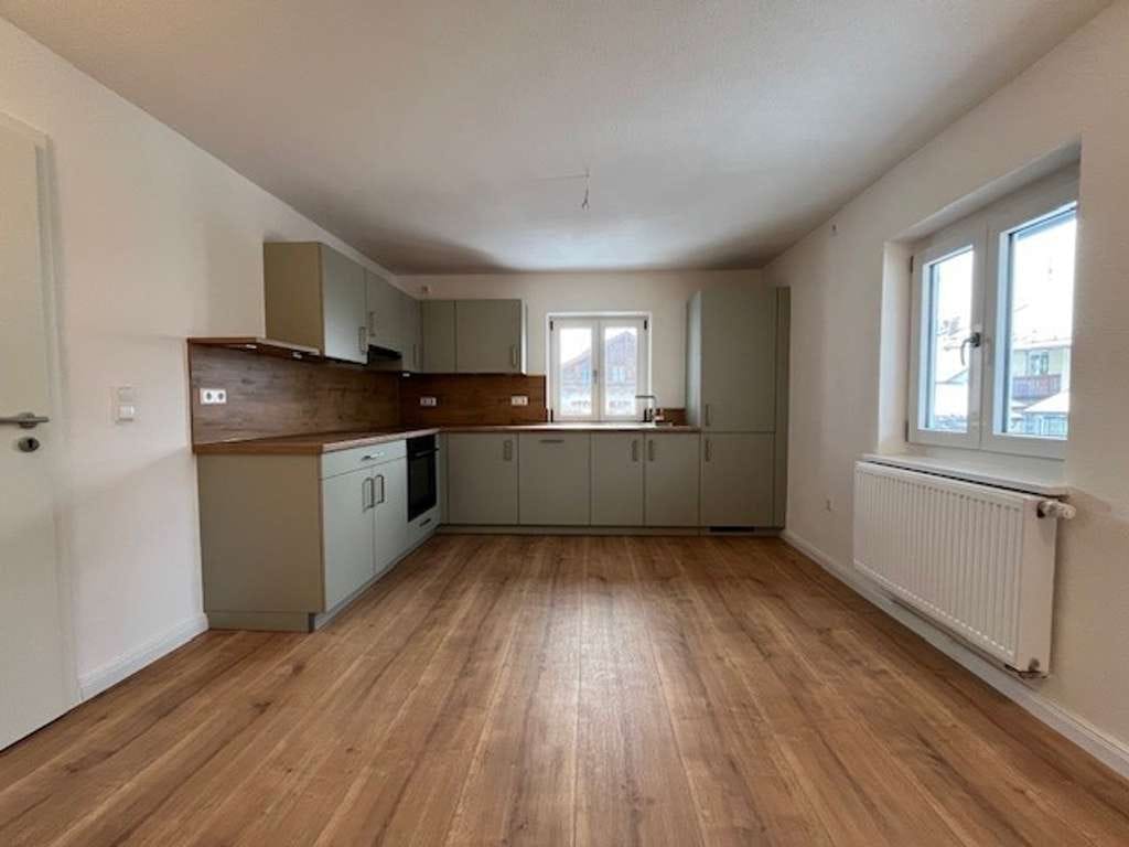 Immobilie in Bad Kohlgrub - Neu sanierte Wohnung mit Balkon in Bad Kohlgrub  ....    ERSTBEZUG ....
 - Bild 2