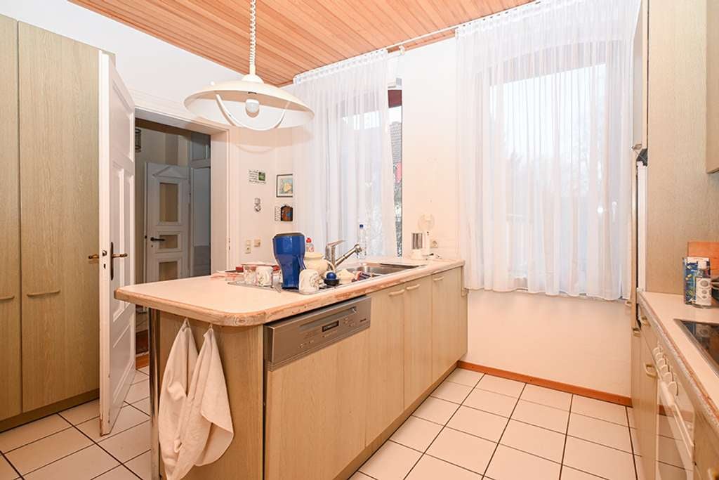 Immobilie in Barsinghausen - Großzügiges Wohnhaus mit Einliegerwohnung und weitläufigem Grundstück in Barsinghausen! - Bild 2