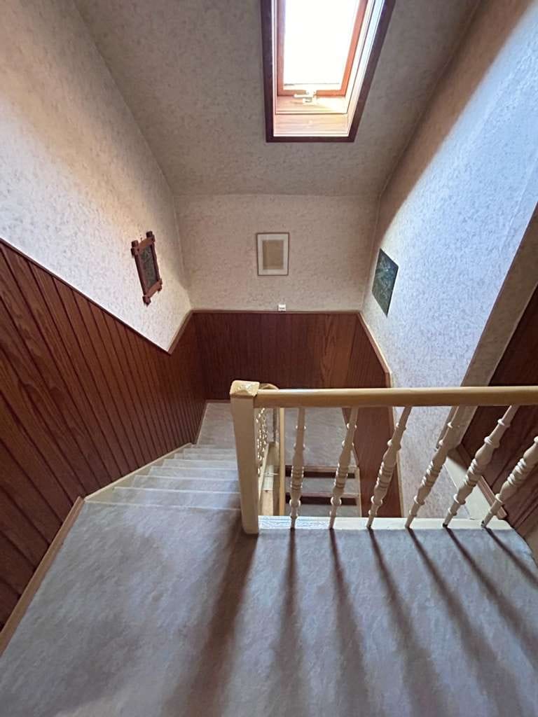 Immobilie in Rödental - Einfamilienhaus mit Garten und Doppelgarage in Rödental – familienfreundlich & modernisierbar - Bild 1