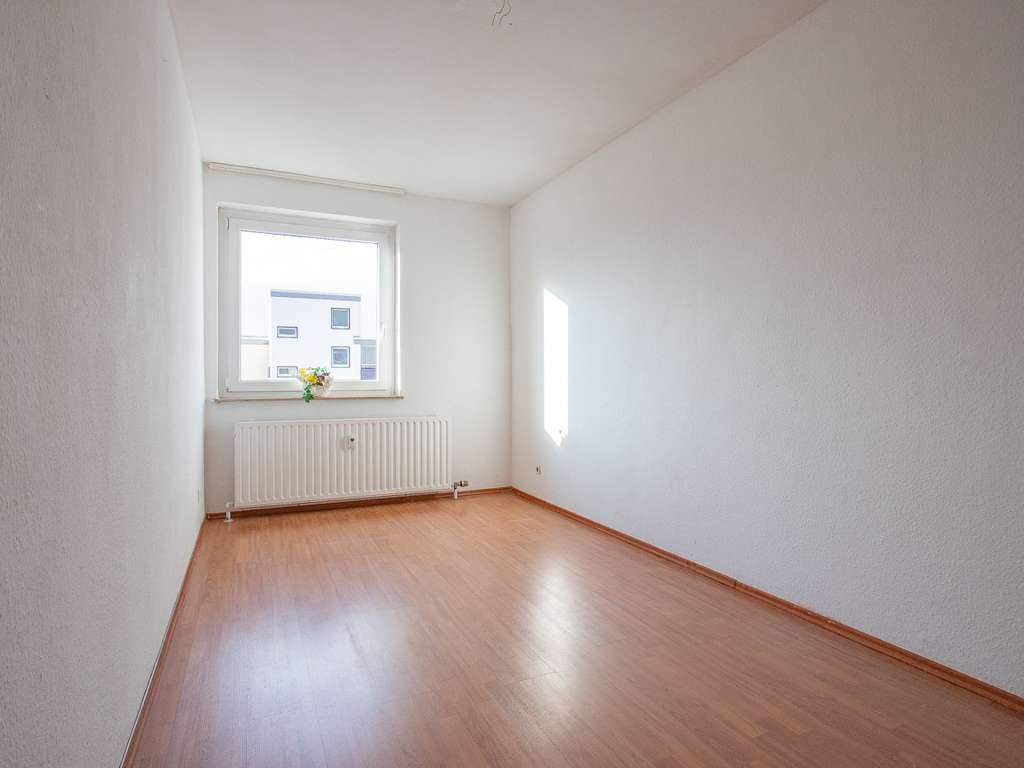 Immobilie in Bielefeld - Attraktive 3-Zimmer-Wohnung mit Balkon, Aufzug und Stellplätzen! - Bild 3