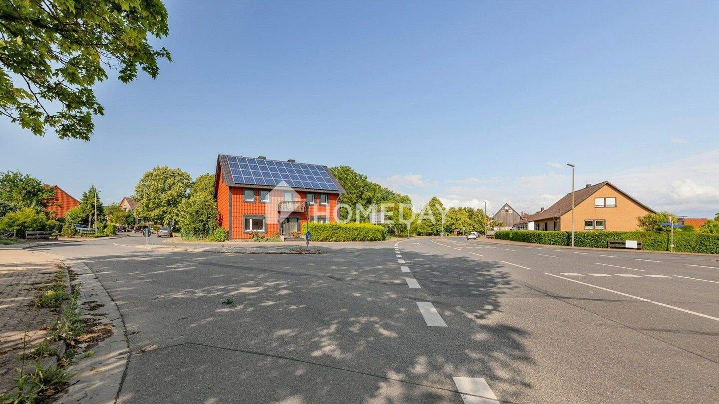 Immobilie in Dahlum - Schraubertraum mit Wohnkomfort: freistehendes EFH, Doppelgarage, Werkstatt & PV in ländlicher Lage - Bild 3