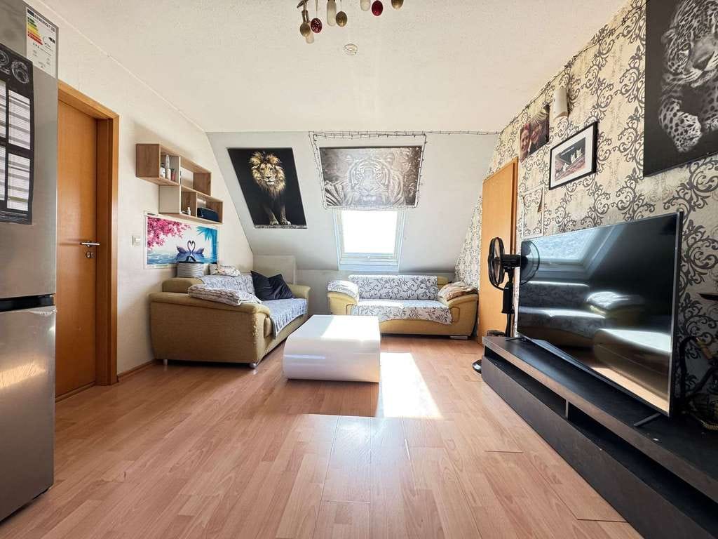 Immobilie in Tuttlingen - Charmante 2-Zimmer-Dachgeschosswohnung in citynaher Lage - Bild 0
