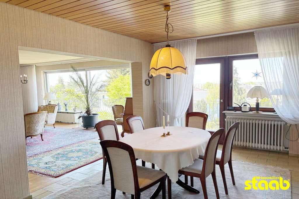 Immobilie in Alzenau - BLICK NACH FRANKFURT - 1-FH MIT EINLIEGERBEREICH UND GROSSEM GARTEN IN TOP-LAGE VON ALZENAU - Bild 2
