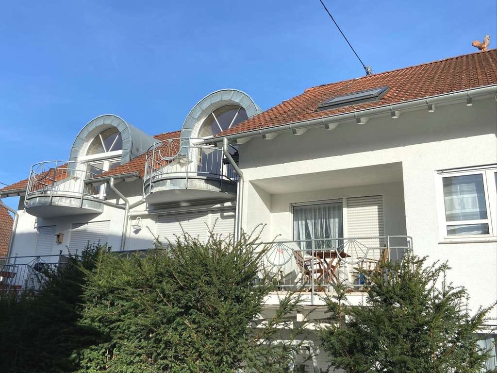 Immobilie in Kirchberg an der Murr - Lichtdurchflutete Dachgeschosswohnung und viel Platz für eigene Ideen! - Bild 0