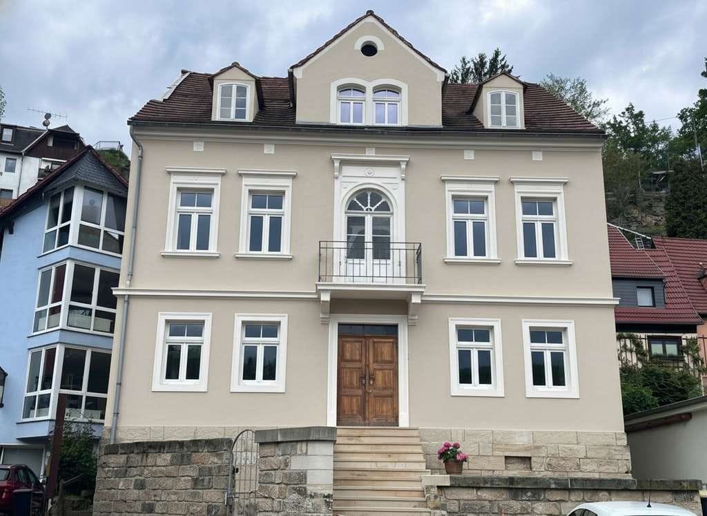 Immobilie in Wehlen - Außergewöhnliche Villa mit historischem Flair – Sanierungsbedürftiges Einfamilienhaus aus dem Jahr 1 - Bild 1