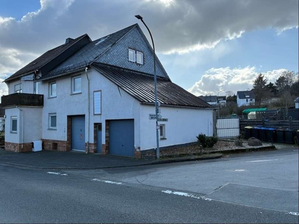 Immobilie in Greifenstein - Großes Einfamilienhaus, separate ELW auch möglich. - Bild 1