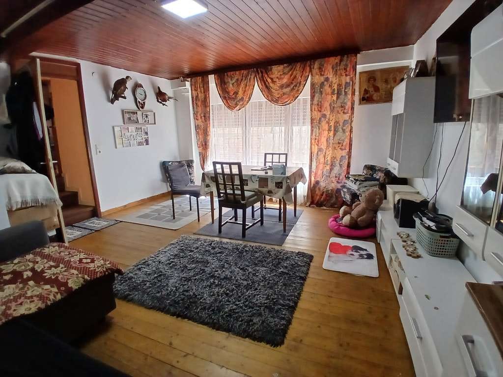 Immobilie in Waldböckelheim - Charmantes Einfamilienhaus mit Garten und viel Potenzial in zentraler Lage - Bild 2