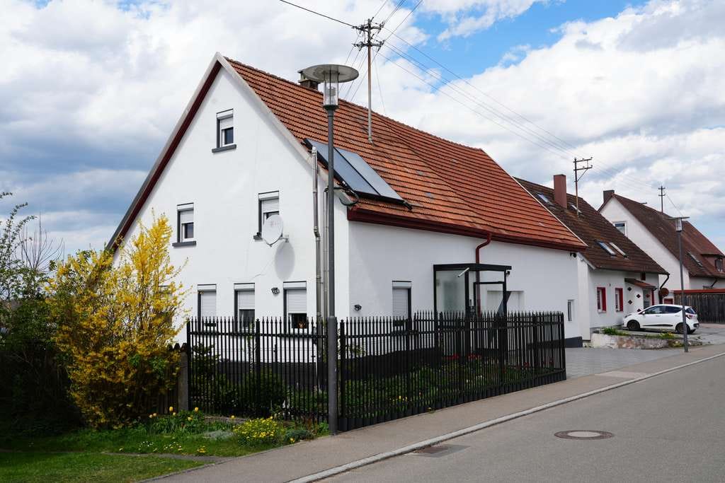 Immobilie in Trochtelfingen - Wunderschön renoviertes Ein- bis Dreifamilienhaus mit viel Potenzial - Bild 0