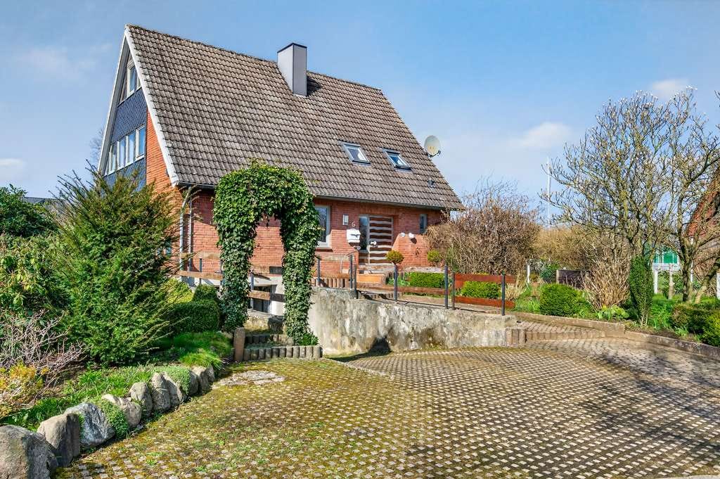 Immobilie in Böklund - Alles nah, alles da: Familienfreundliches Zuhause im Ortskern mit viel Platz zum Entfalten - Bild 0