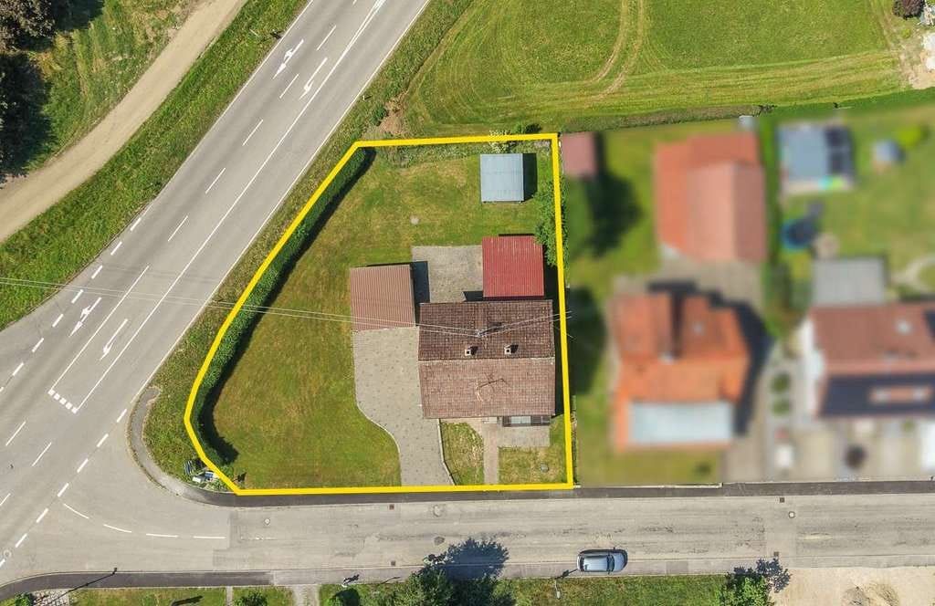 Immobilie in Wald - Großzügiges Wohnhaus mit außergewöhnlichem Raumangebot - Bild 2