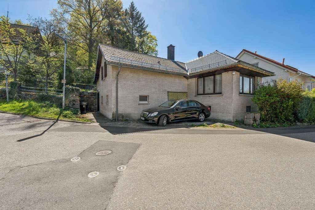 Immobilie in Modautal - Charmantes Einfamilienhaus mit großezüzigen Garten - Bild 1