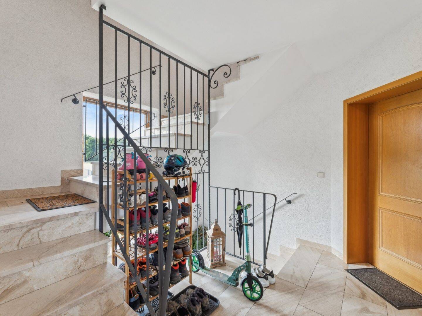 Immobilie in Großenseebach - Attraktives Dreifamilienhaus mit großem Garten in Großenseebach - Bild 1