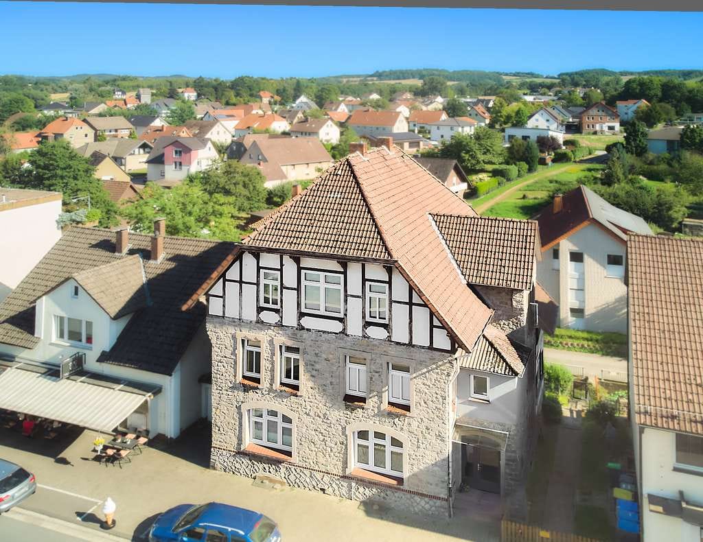 Immobilie in Kalletal - Gepflegtes Wohnhaus mit Praxisfläche in Kalletal-Hohenhausen - Bild 2