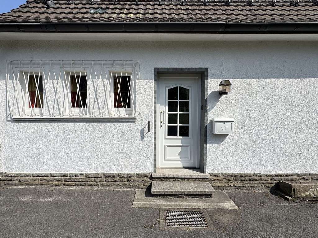 Immobilie in Marienheide - Einfamilienhaus mit Potenzial und großem, selbstständig nutzbarem Grundstück für weitere Bebauung - Bild 3