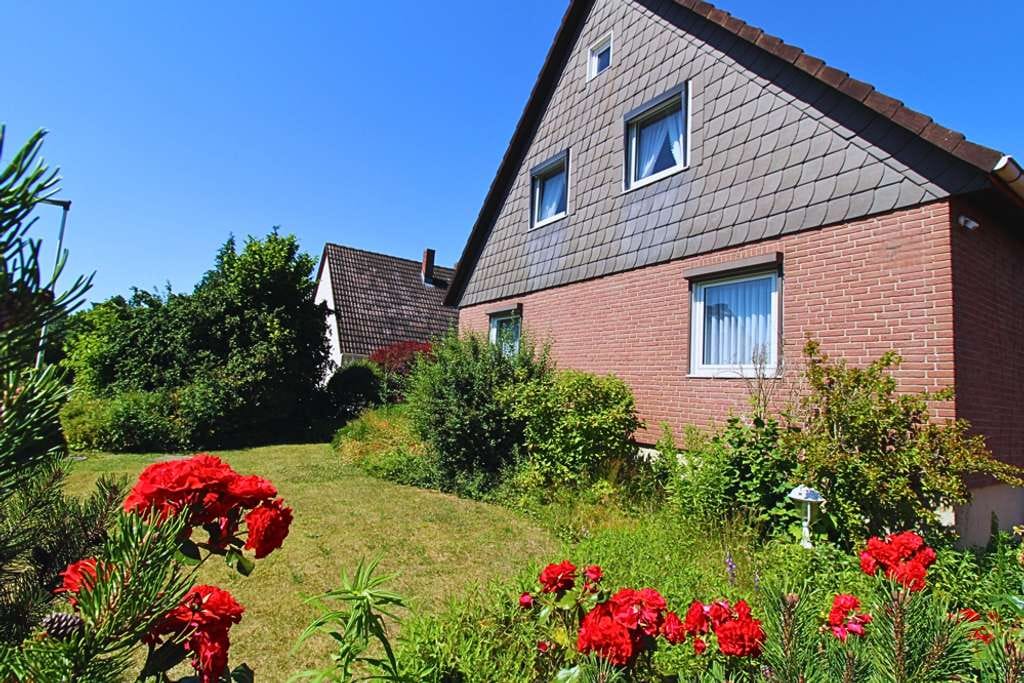 Immobilie in Ratzeburg - Individualisiertes OKAL-Haus mit Wintergarten, Garage und Optimierungsbedarf! - Bild 3