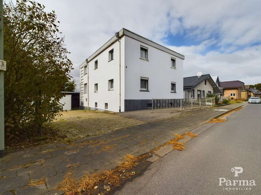 Immobilie in Hürtgenwald - Sanierungsbedürftiges Einfamilienhaus mit Baugrundstück und Doppelgarage in Hürtgenwald-Bergstein - Bild 4