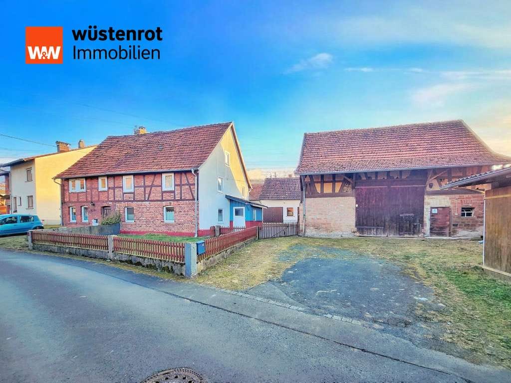 Immobilie in Biebergemünd - Willkommen altes Haus! DHH mit Mietern, riesigem Baugrundstück und zentralst in Biebergemünd-Kassel! - Bild 0