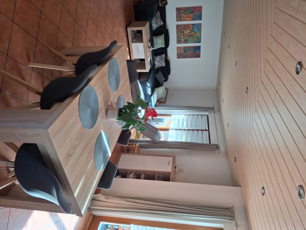Immobilie in Seckach - Schönes Einfamilienhaus/ Niedrigenergie, voll unterkellert mit Doppelgarage  in Seckach - Bild 3